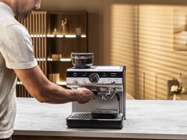 Krups Precision XP801T10, Espressomaskine, 3 L, Malet kaffe, Indbygget kværn, Sort, Rustfrit stål
