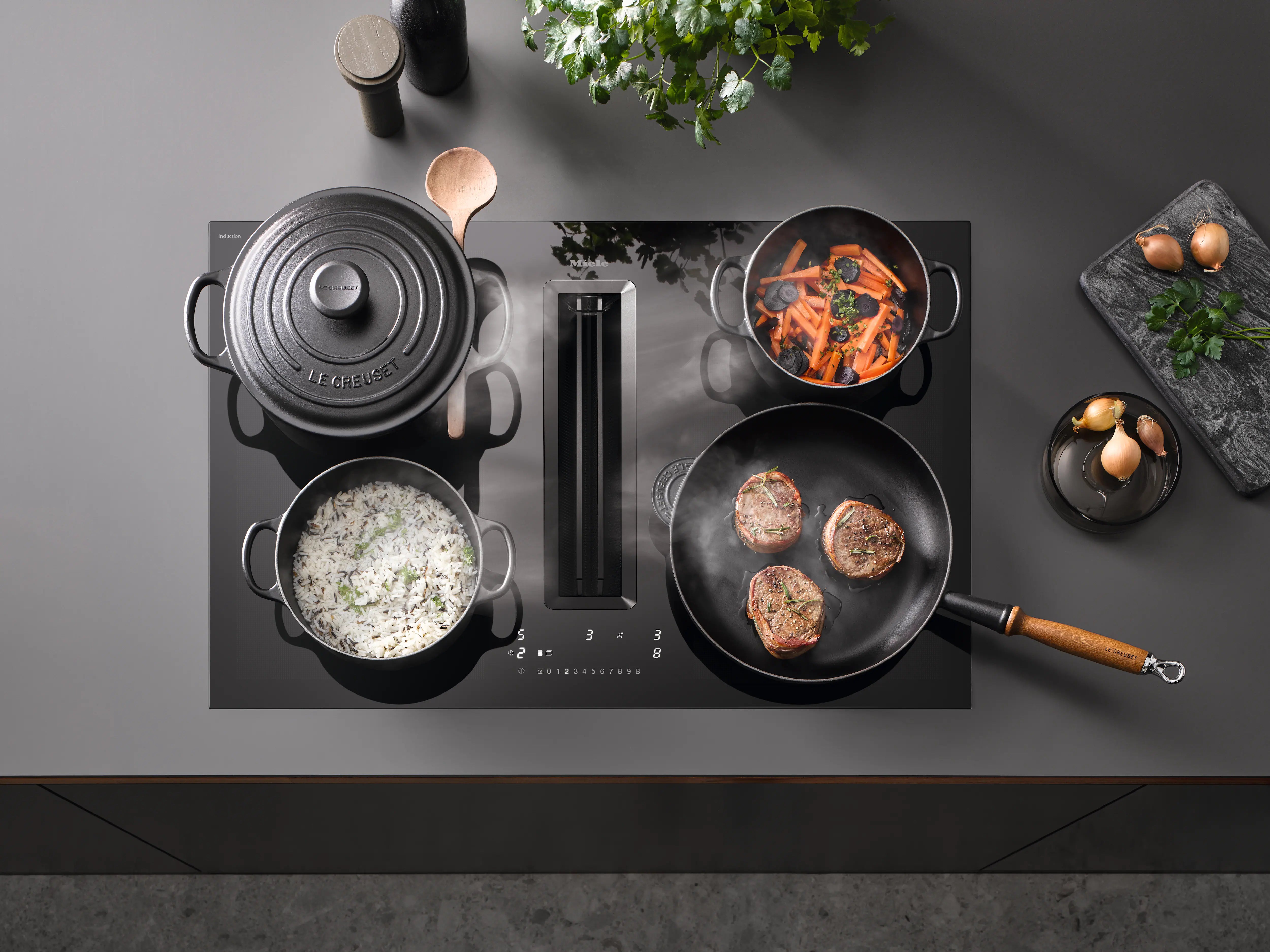 Miele 7676 FL-A BlackPerfection Induktionskogeplade med indbygget emhætte billede 3