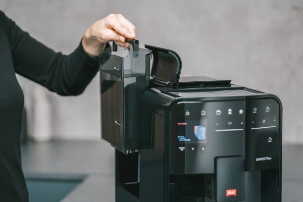 Melitta Barista SE, Espressomaskine, Malet kaffe, Indbygget kværn, 1450 W, Sort
