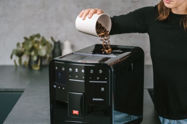 Melitta Barista SE, Espressomaskine, Malet kaffe, Indbygget kværn, 1450 W, Sort
