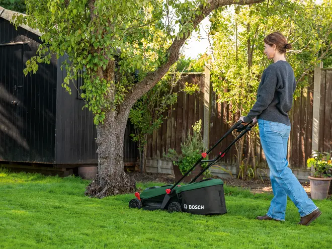 Bosch Plæneklipper Rotak - 32 cm billede 3