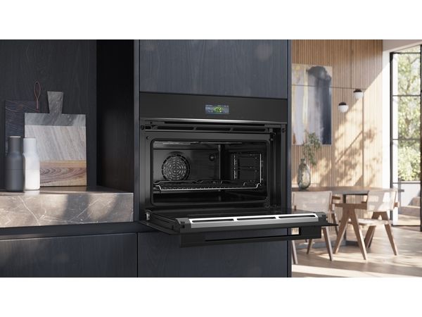 Siemens iQ700 indbygningsovn CB774G1B1