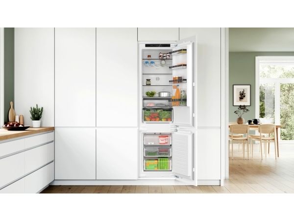 Bosch Serie 4 kølefryseskab KIN96SFD0 (integreret)