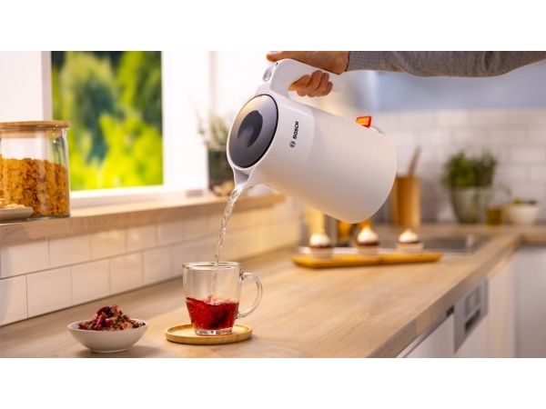 Bosch Elkedel My Moment TWK2M161 - Hvid - 2400 W
