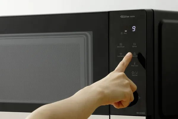 Panasonic NN-GD38QSEPG