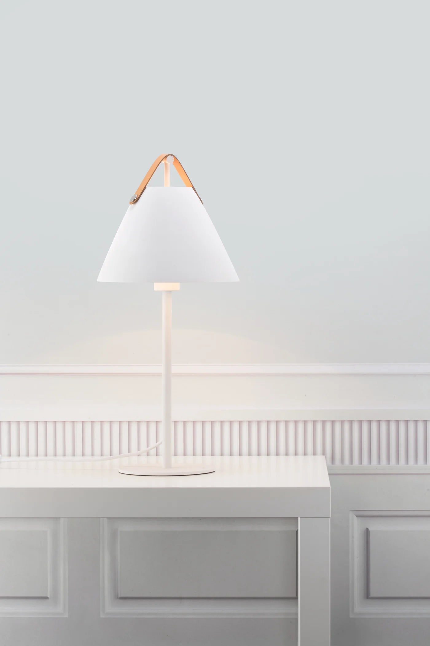 Strap Bordlampe Hvid billede 2