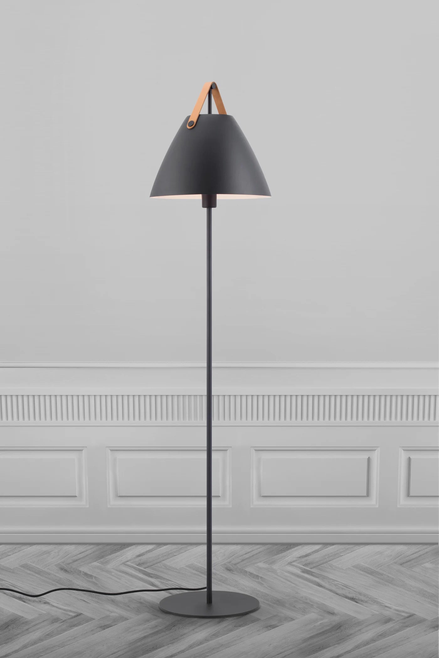 Strap Gulvlampe Sort billede 2