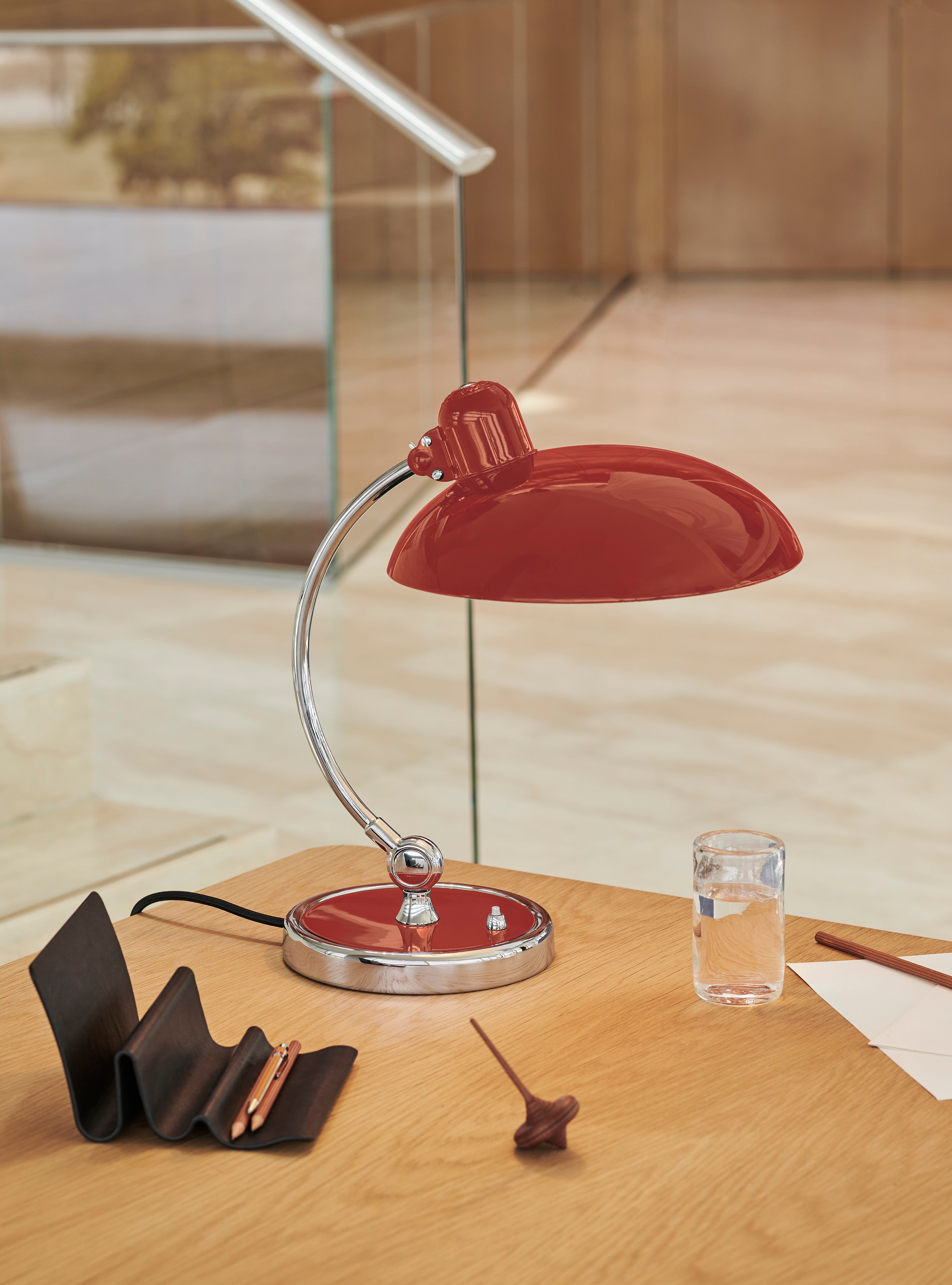 KAISER Idell™ 6631-T Luxus Bordlampe Venetian Red billede 3