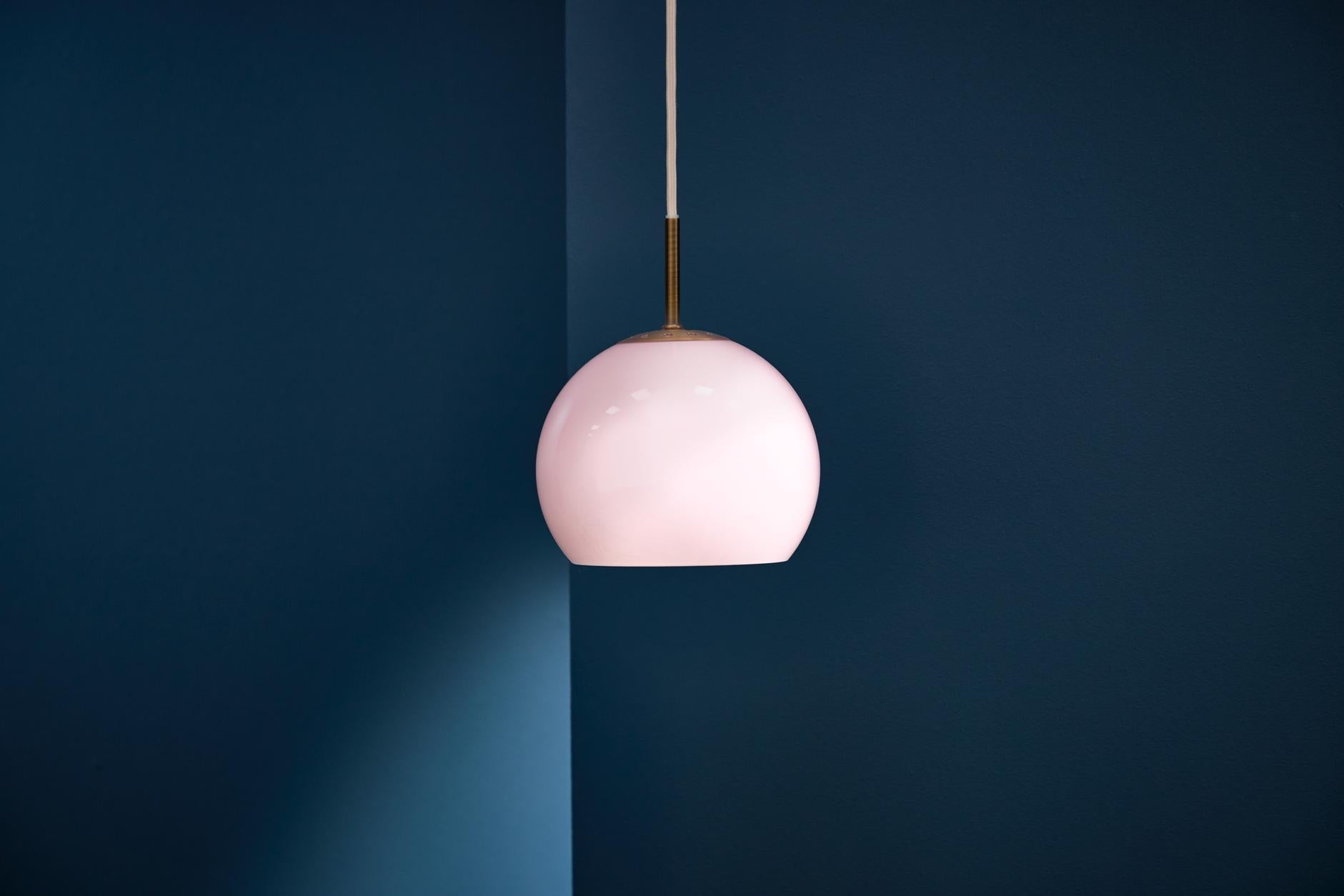 Ball Glass Ø18 opal rosa pendel billede 3