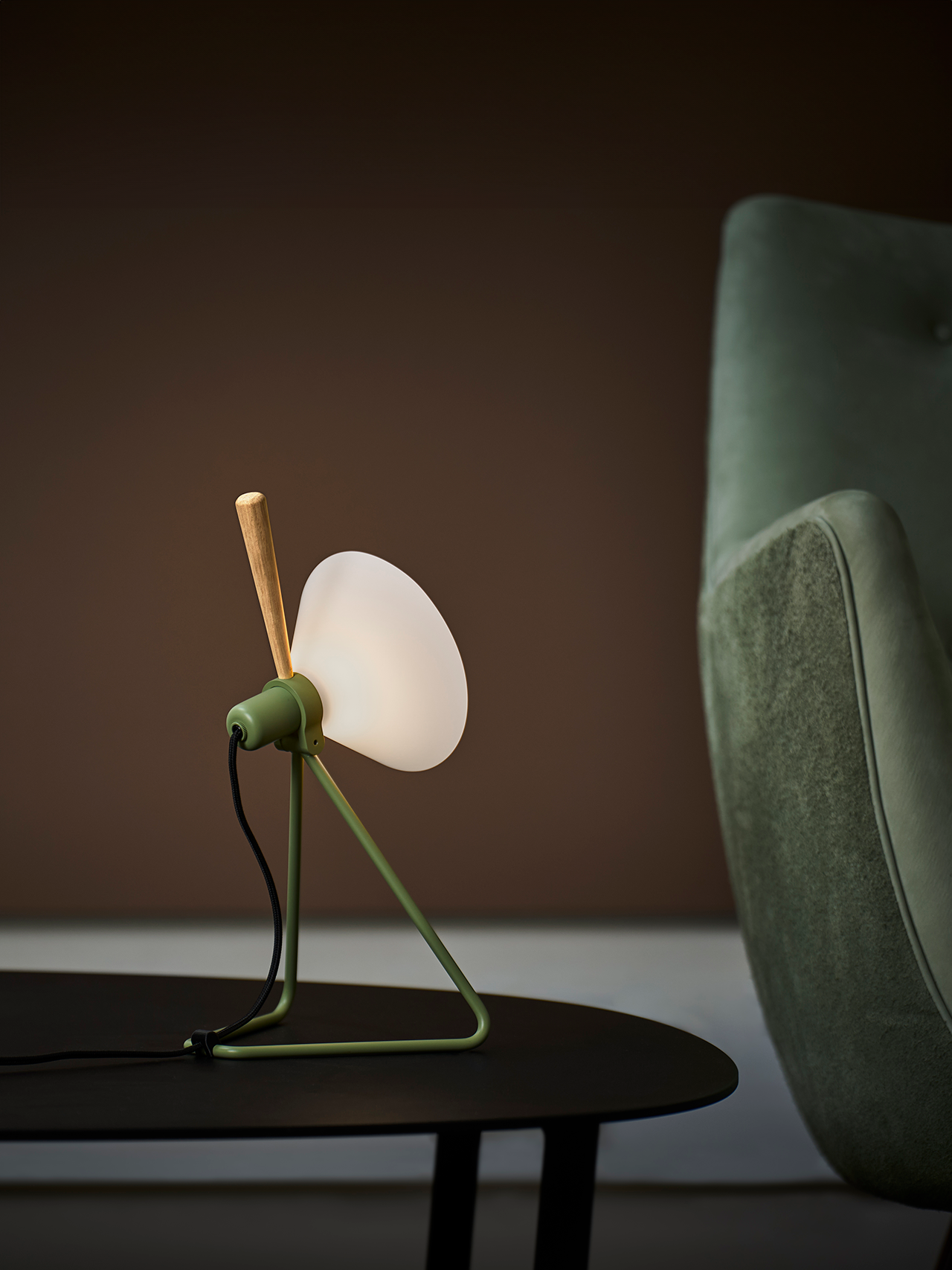 Spot olivengrøn bordlampe billede 3