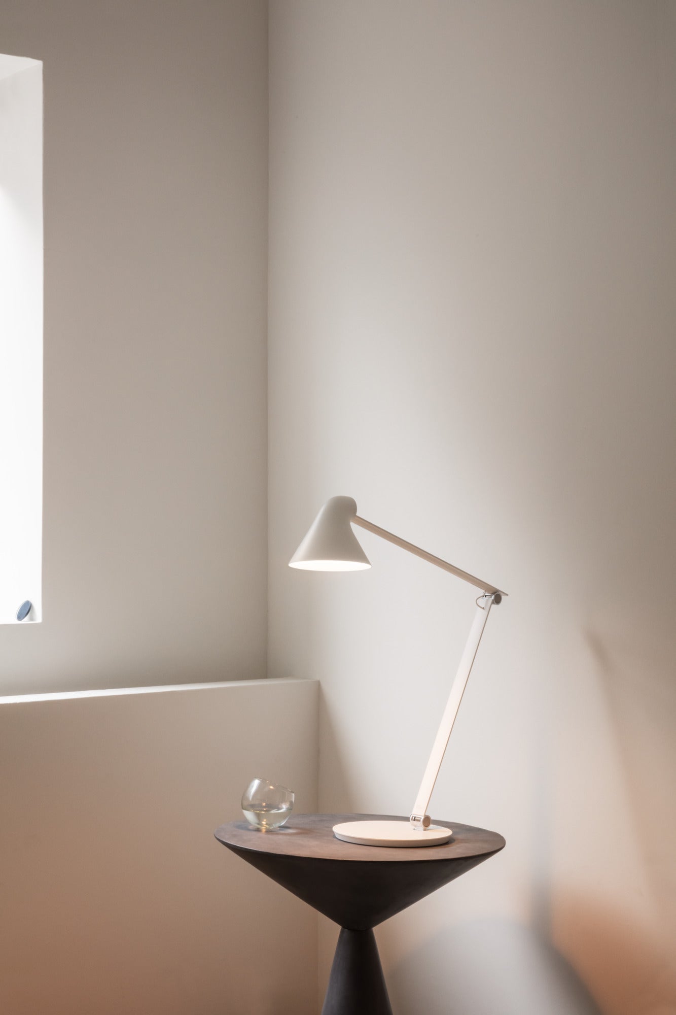 NJP Bordlampe LED 2700K Hvid billede 3