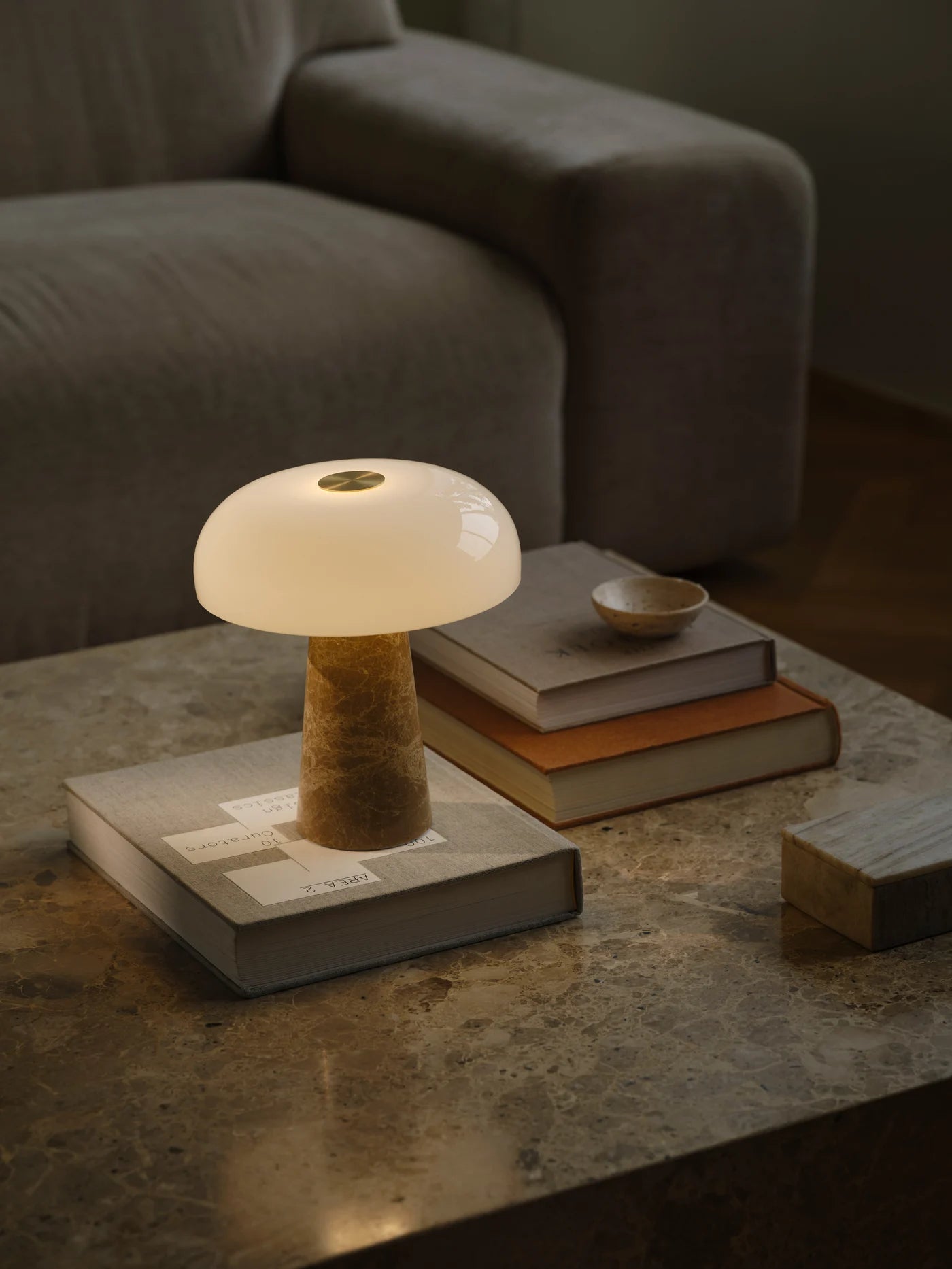 Glossy Mini Bordlampe Beige billede 3