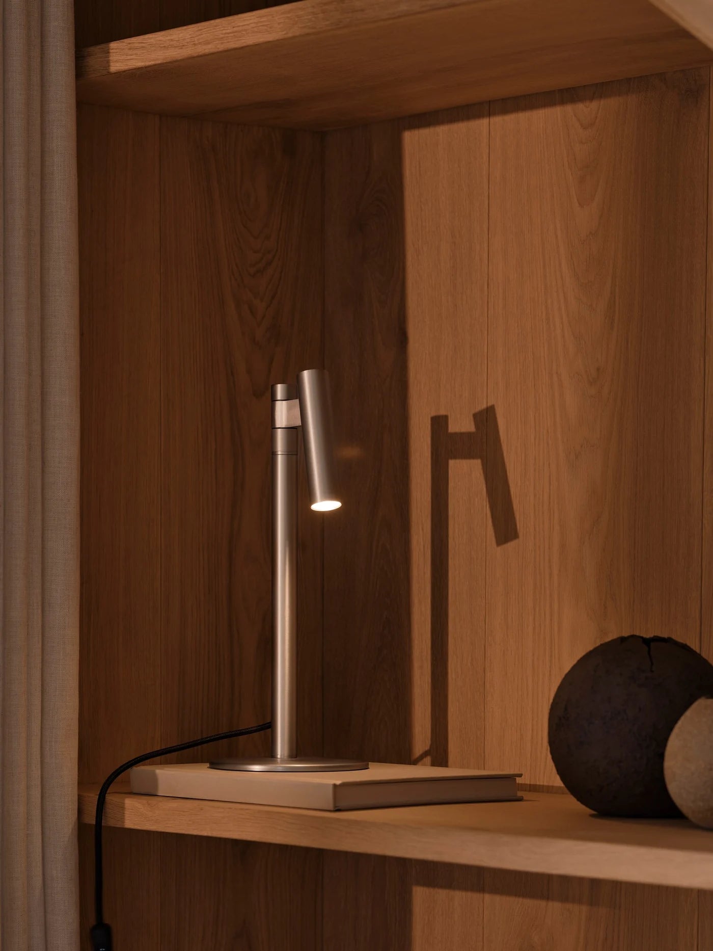 Makoto Bordlampe Satin Krom billede 2