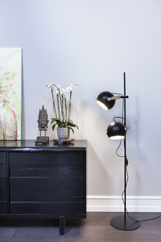 DC Gulvlampe Sort Ø18 2 arme - Halo Design billede 2