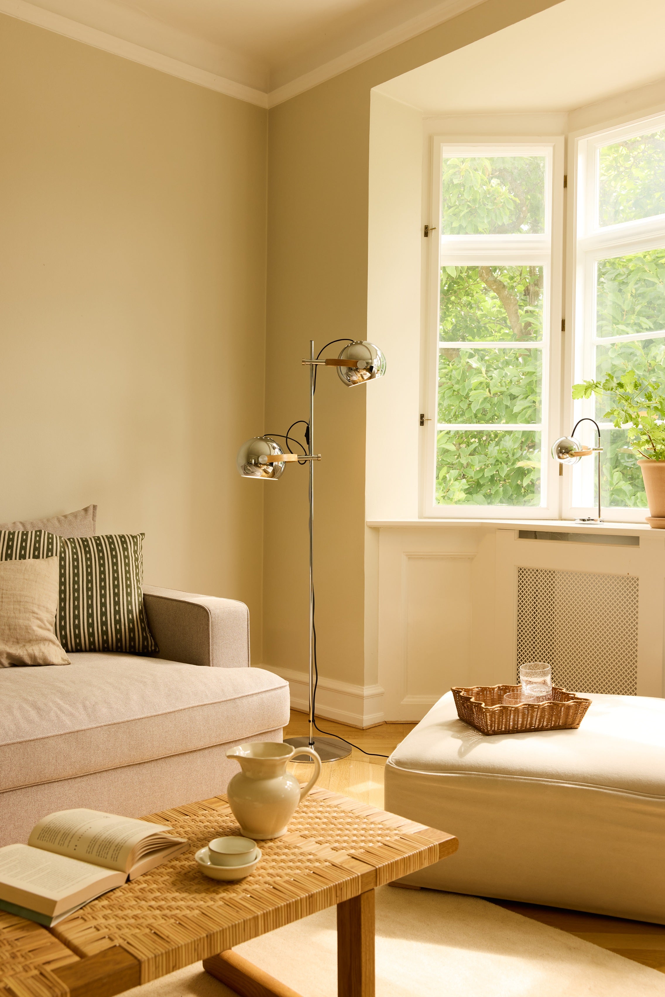 DC 2-Arm Gulvlampe Ø18 Krom billede 4