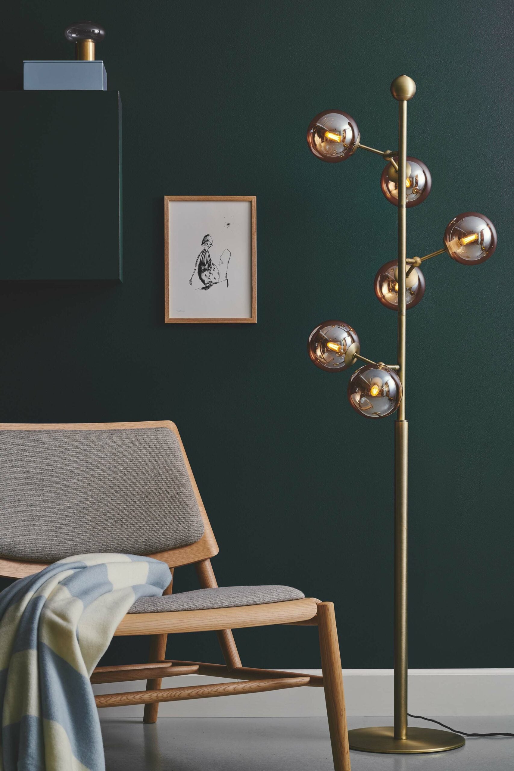 Atom Gulvlampe Antik Messing Ø37 - Halo Design billede 4