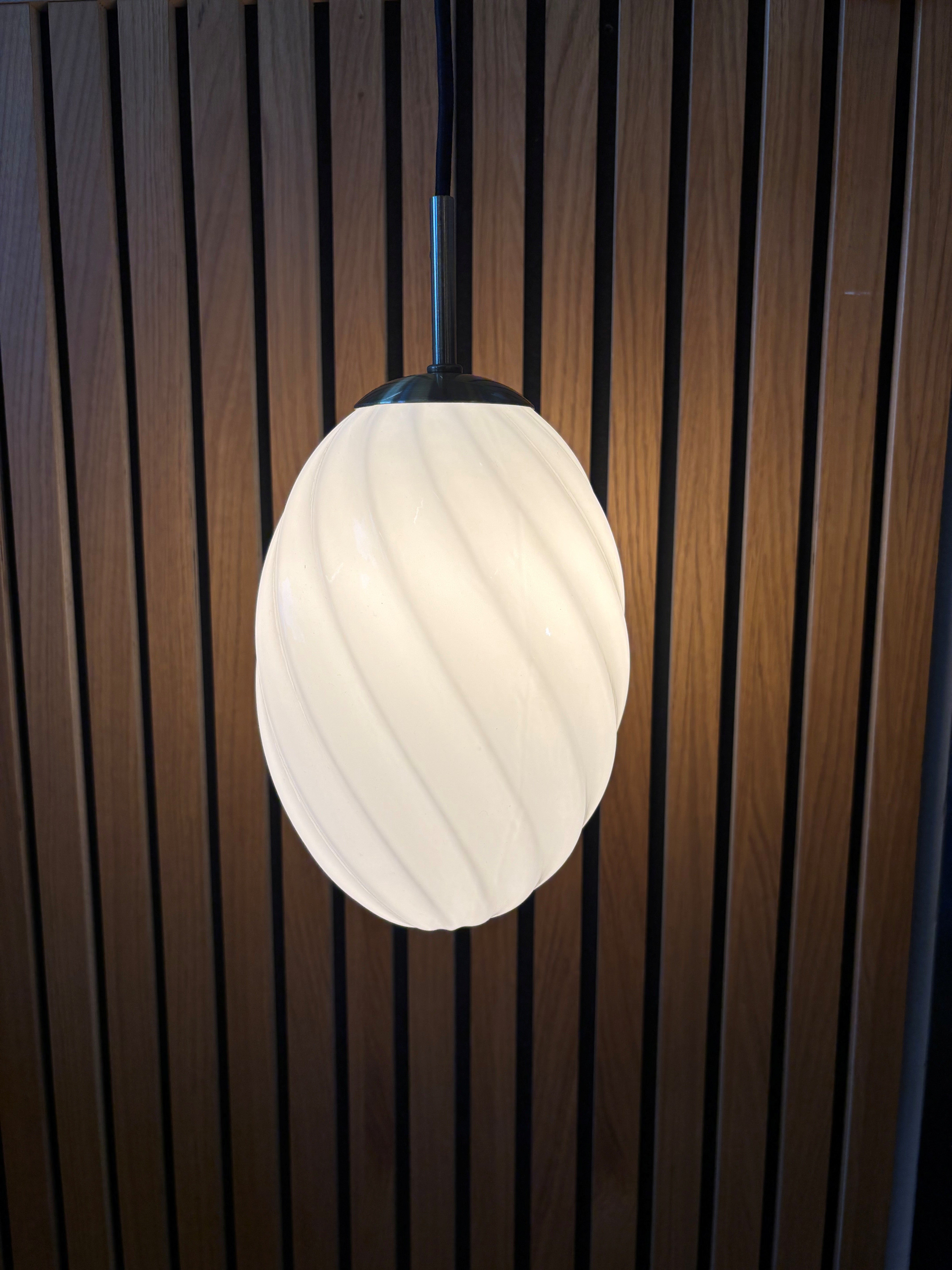 Twist Egg Pendel Opal/Messing Ø15 - Halo Design - DEMO billede 2
