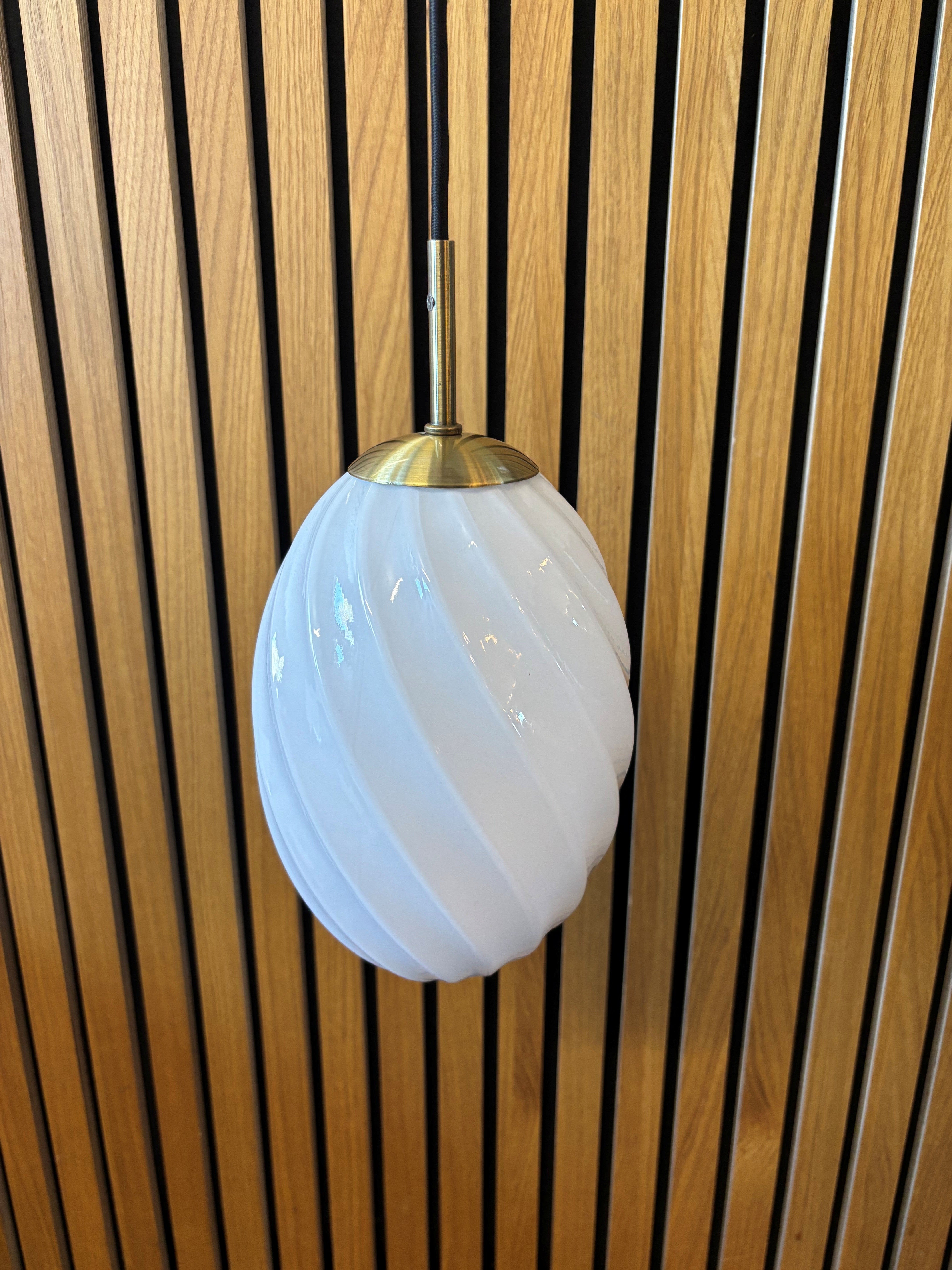 Twist Egg Pendel Opal/Messing Ø15 - Halo Design - DEMO billede 1