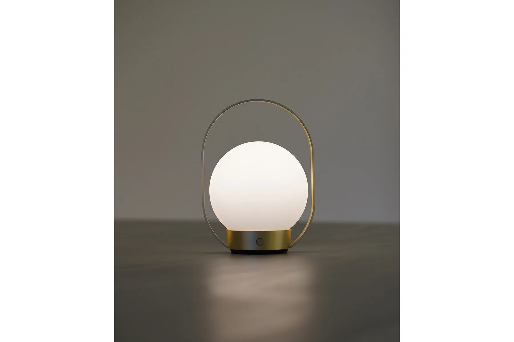 Palla T1 messing portable bordlampe billede 4
