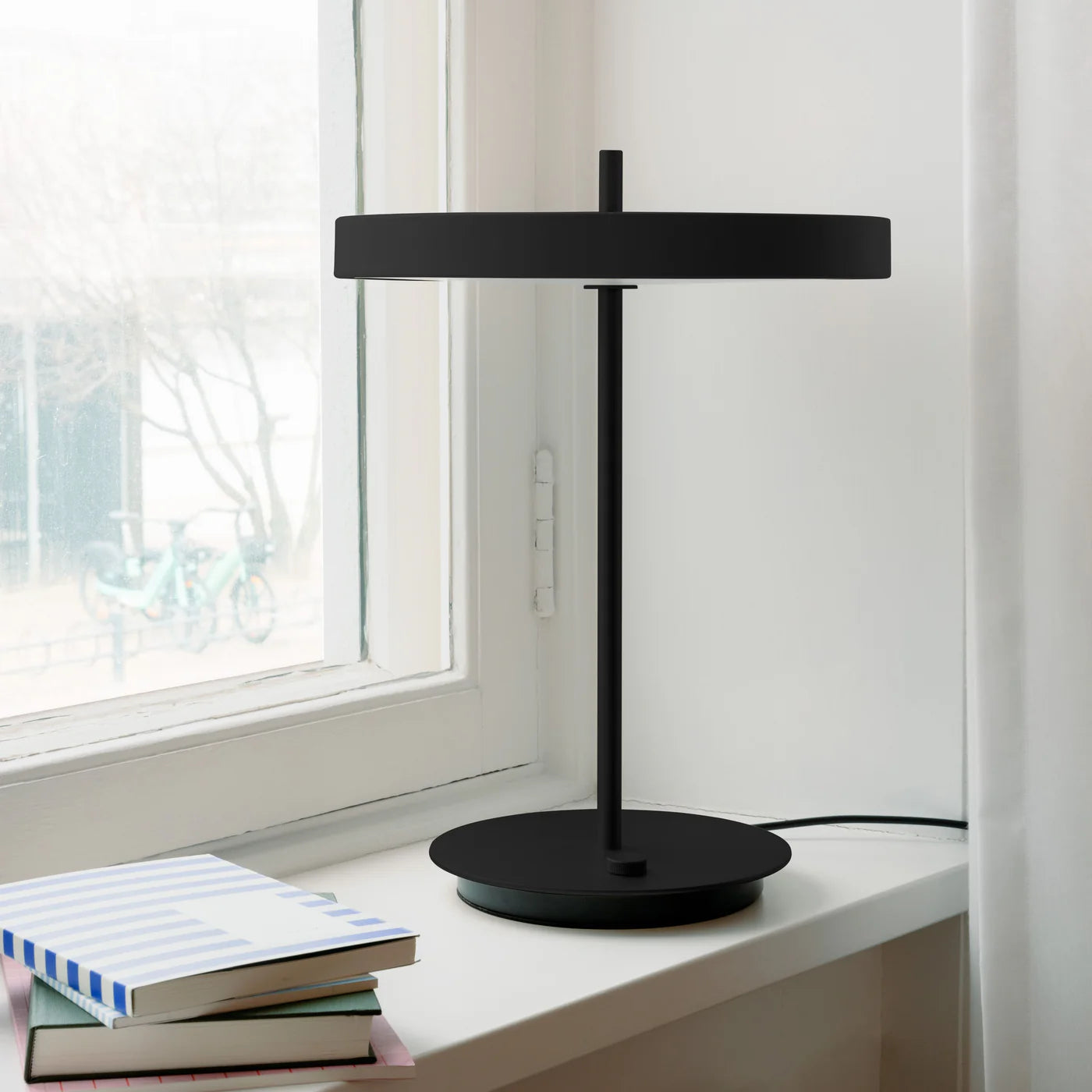 Asteria Black Ø31 Black Bordlampe billede 4
