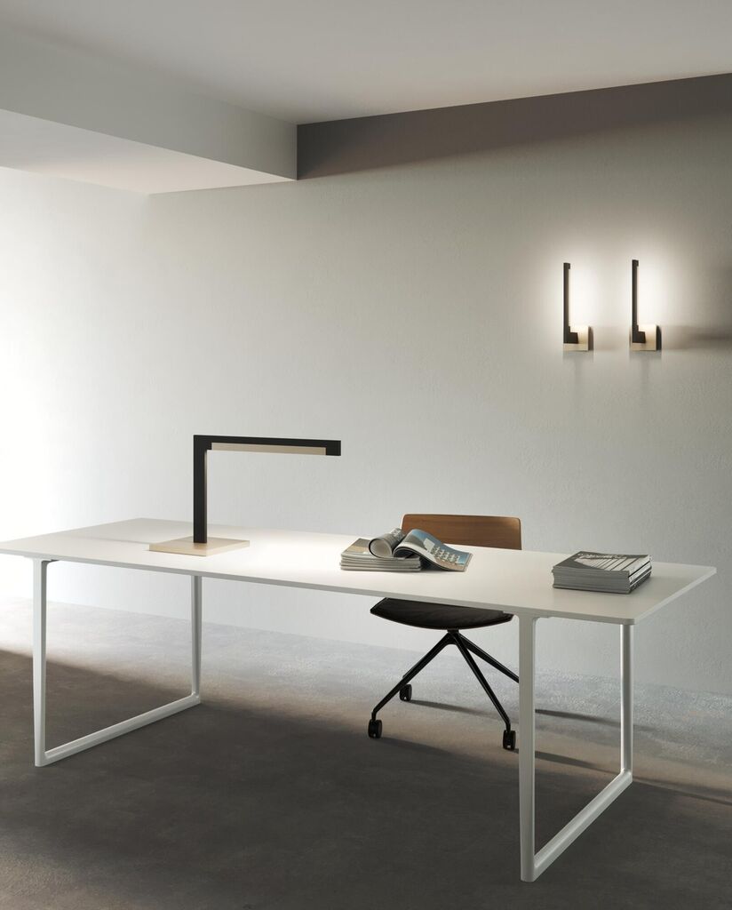 Inlay W1 Linear matsort satinguld LED væglampe billede 3