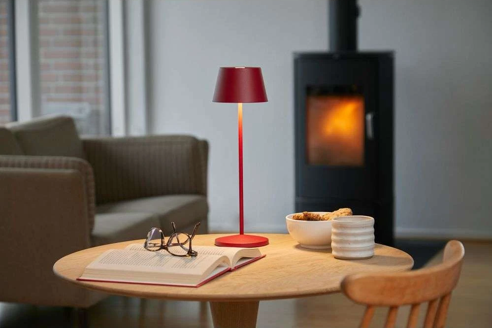 LOOM Design Modi rubinrød LED bordlampe billede 3