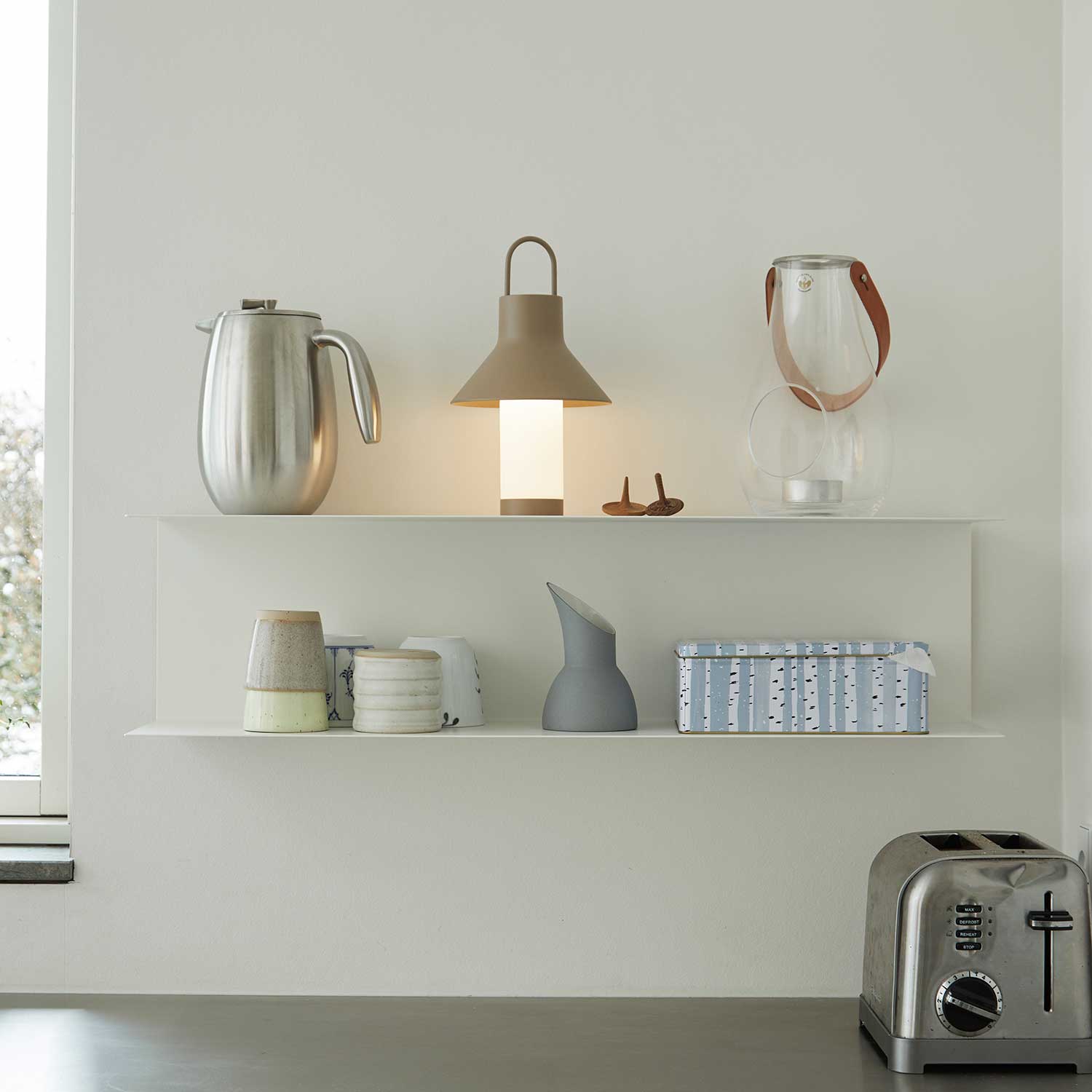LOOM Design Shadow Small Grey Beige - Bordlampe billede 3
