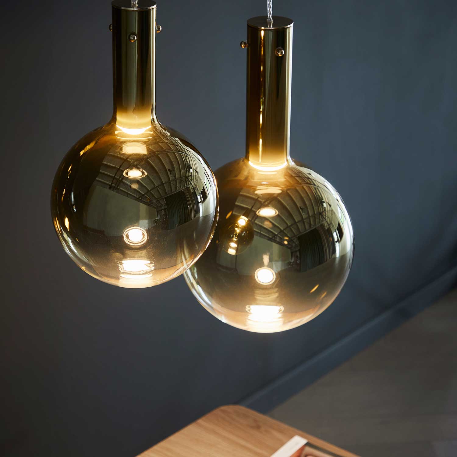 LOOM Design Raindrop 25 guld pendel billede 2