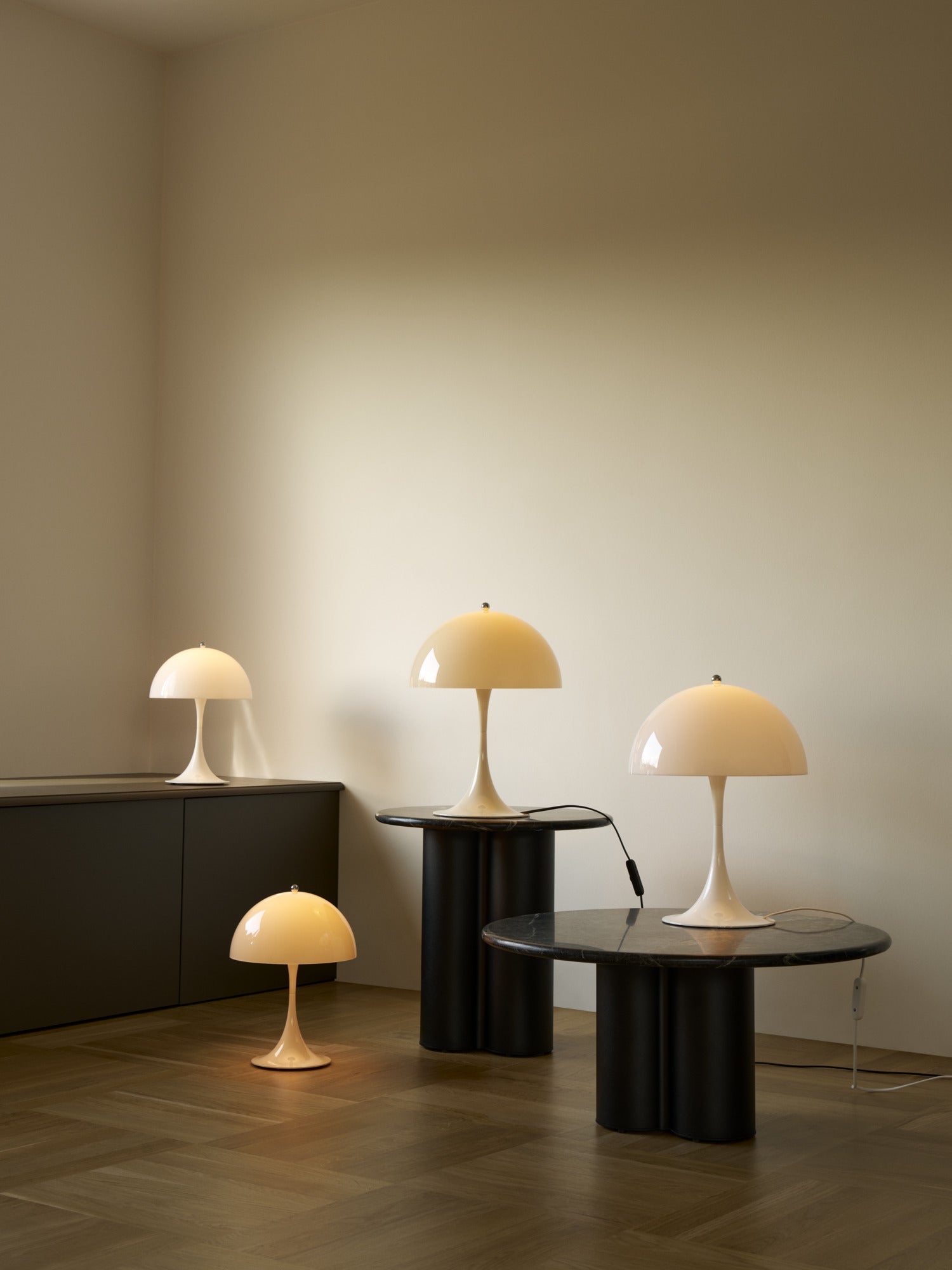 Panthella 320 opalhvid bordlampe billede 4
