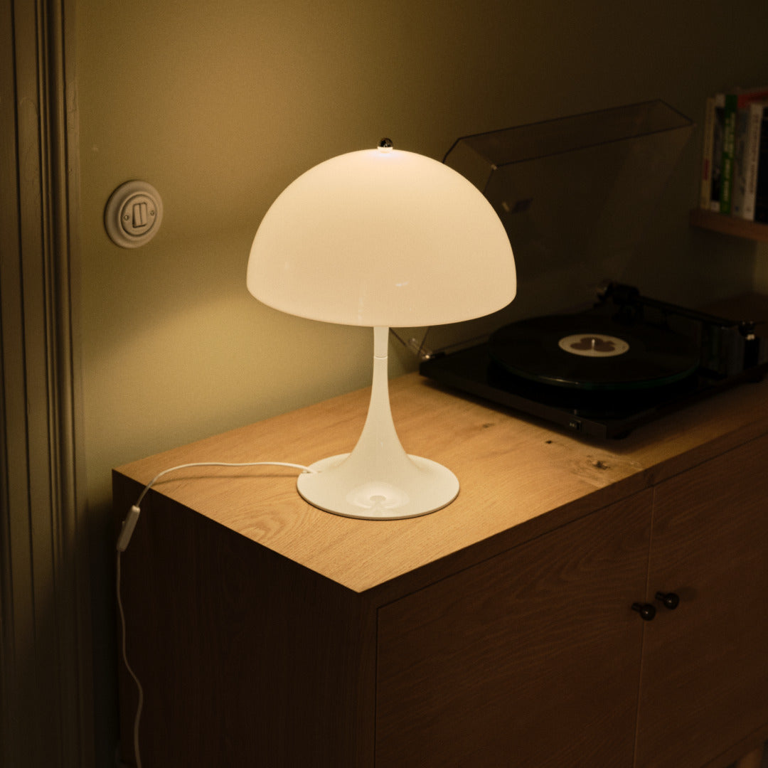 Panthella 320 opalhvid bordlampe billede 3