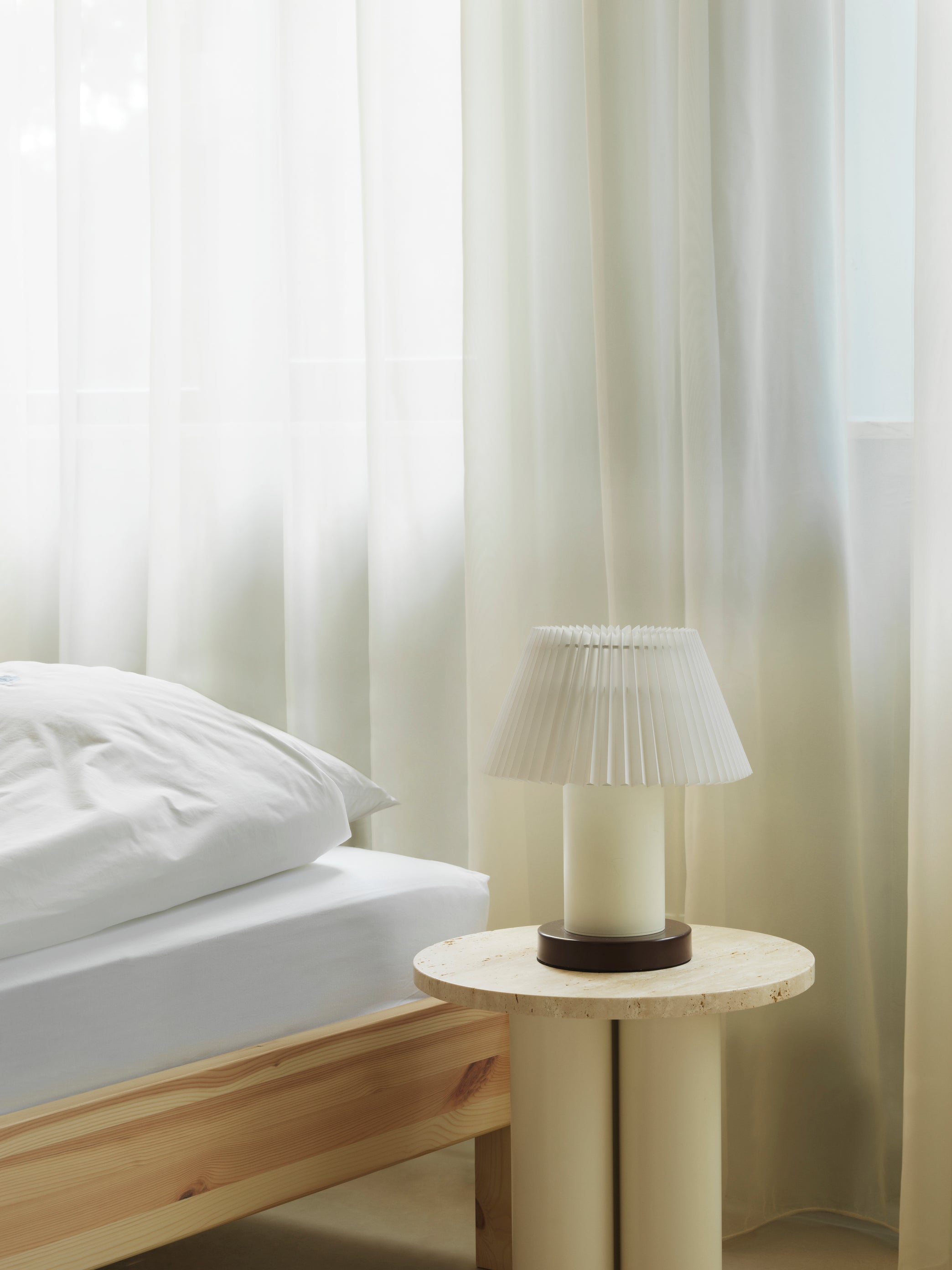 Cellu hvid bordlampe billede 4