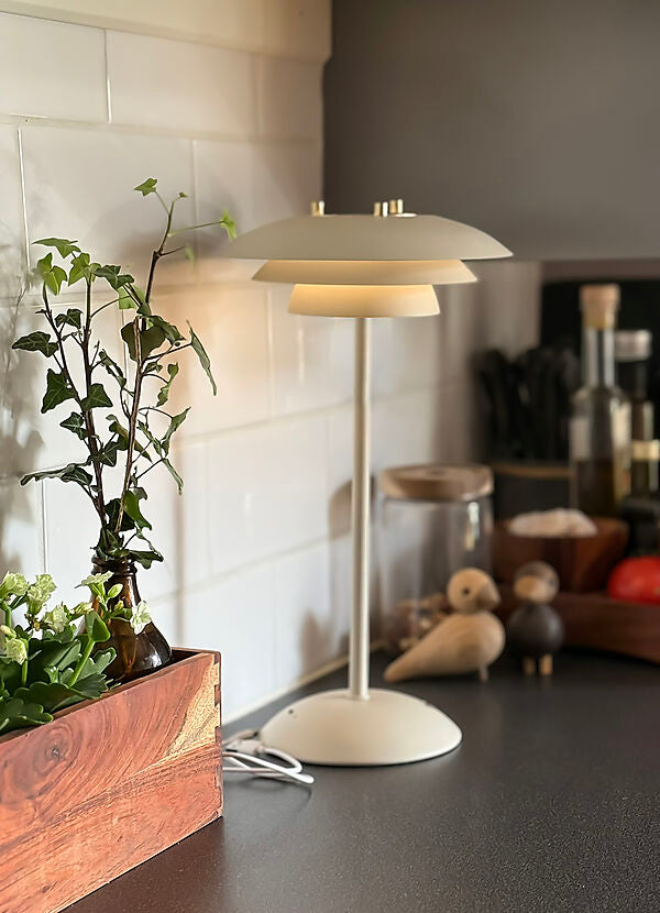 Aneta Epsilon Recharge Bordlampe Beige billede 3