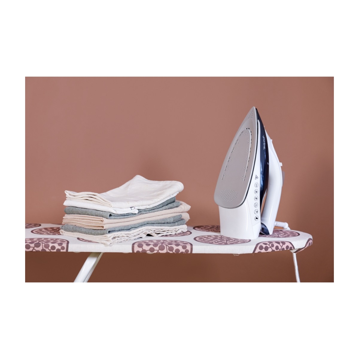 Point POGC50WH 2400W steam iron billede 3