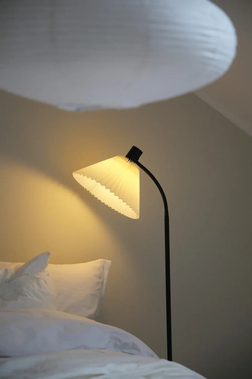 Markslöjd Mira Gulvlampe Sort/Hvid billede 4
