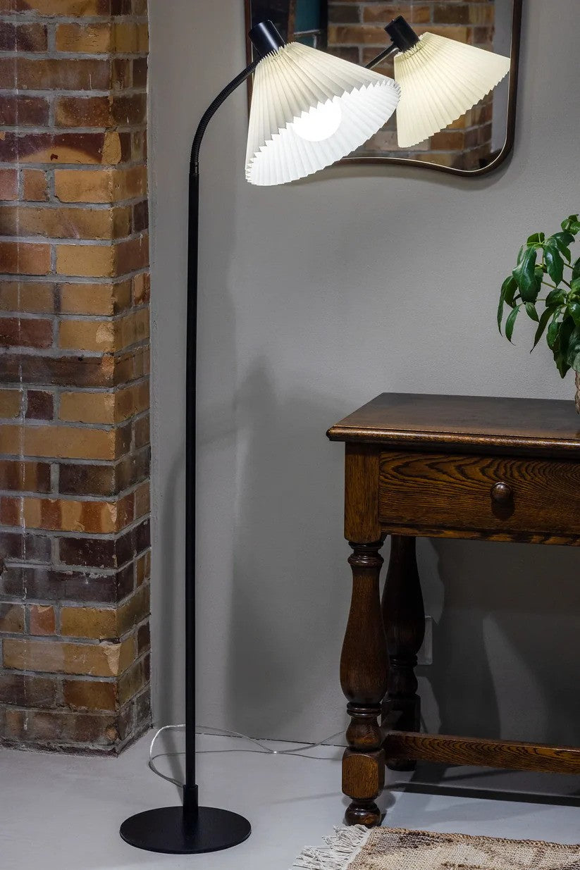 Markslöjd Mira Gulvlampe Sort/Hvid billede 3