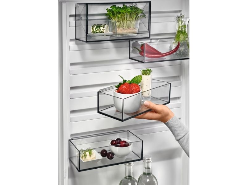 AEG RCS736DXMB, 367 L, SN-T, 39 dB, 5 kg/24t, D, Sort