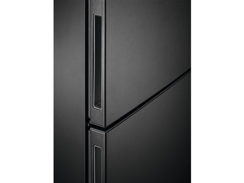 AEG RCS736DXMB, 367 L, SN-T, 39 dB, 5 kg/24t, D, Sort