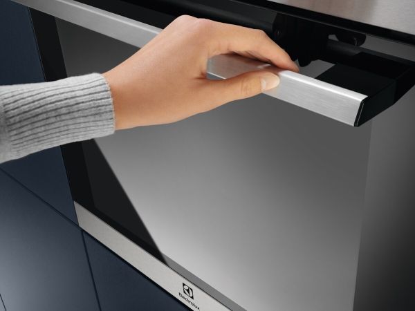 Electrolux EOH4P56BX, Medium, Elektrisk ovn, 2320 W, 65 L, 2090 W, Indbygget