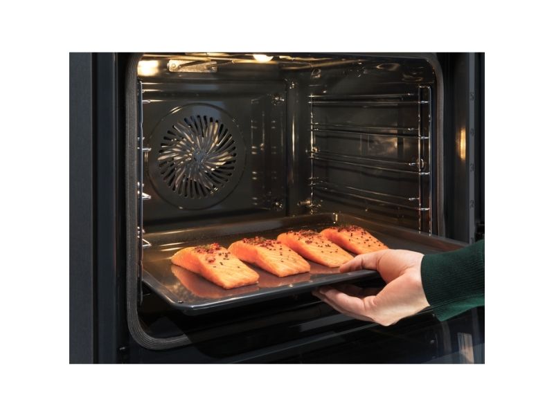 Electrolux SteamBoost 800 EOB8S39WZ - Ovn - med dampfunktion - til indbygning - Wi-Fi - niche - bredde: 56 cm - dybde: 55 cm - højde: 59 cm - med selv-rengøring - Klasse A++ - sort billede 4