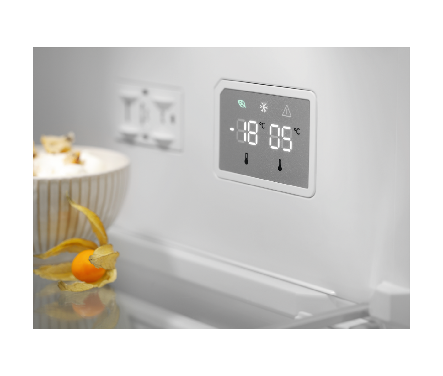Electrolux LNC7ME32W4 Køle-fryseskab billede 3