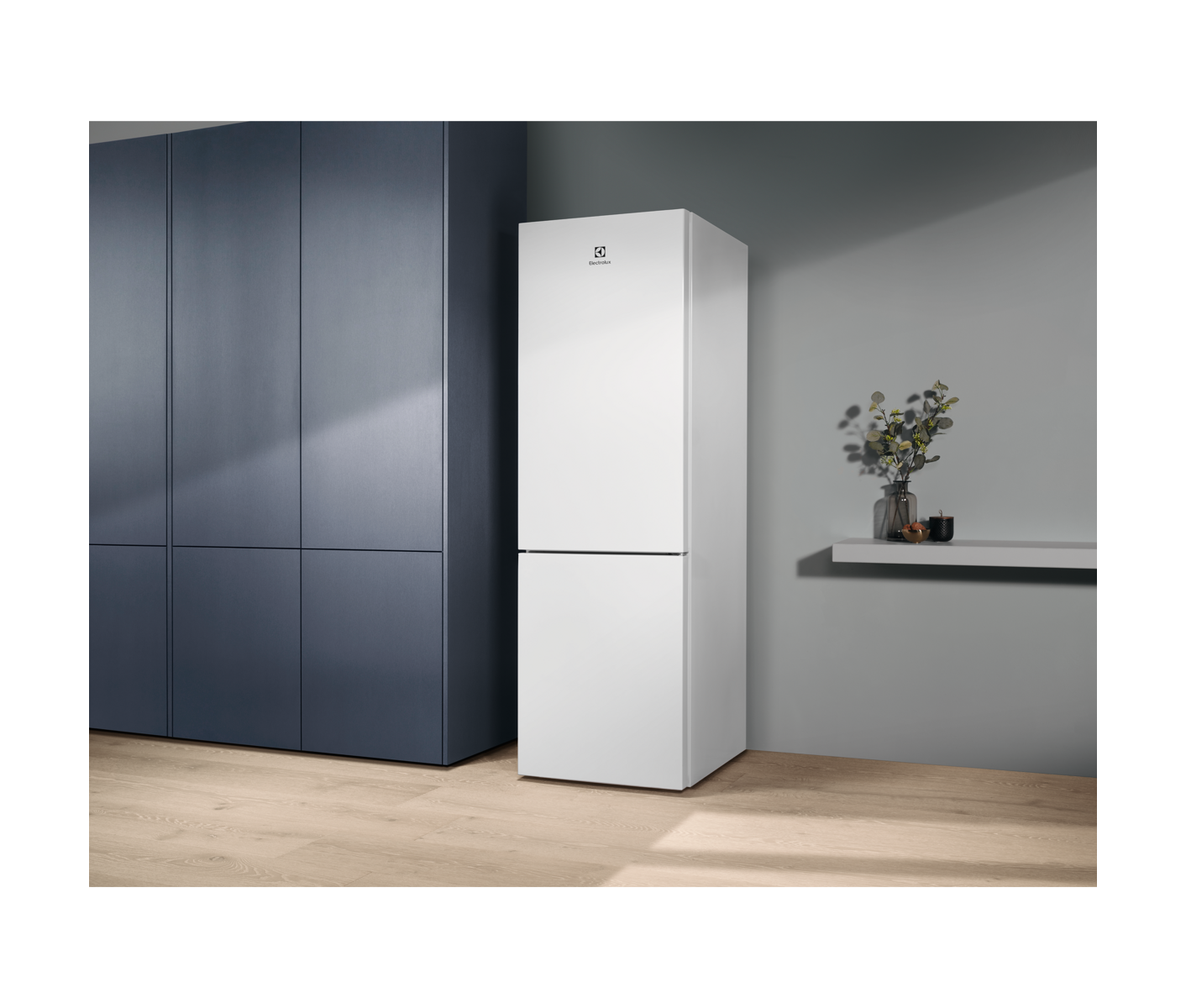 Electrolux LNC7ME32W4 Køle-fryseskab billede 7