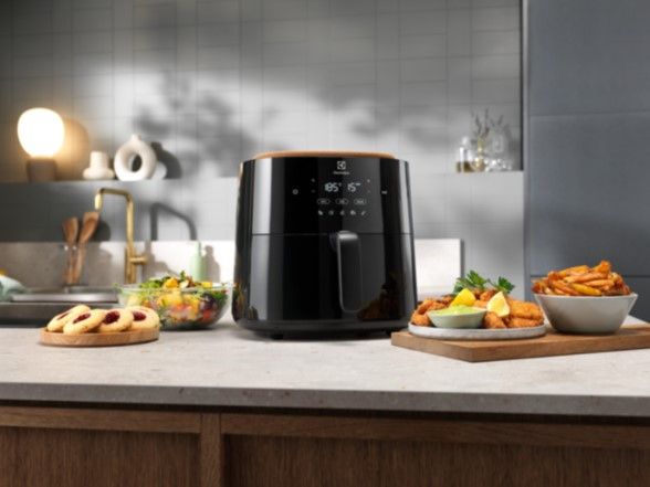 Electrolux EAF5B, Varmluftsteger, 5 L, 2,3 kg, 60 °C, 200 °C, 90 min.