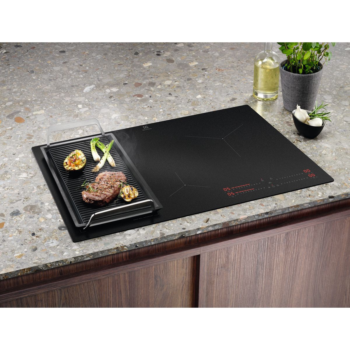 Electrolux EIS87453IZ, Sort, Indbygget, 77 cm, Zone induktionskogeplade, Keramisk, 4 zone(s) billede 3