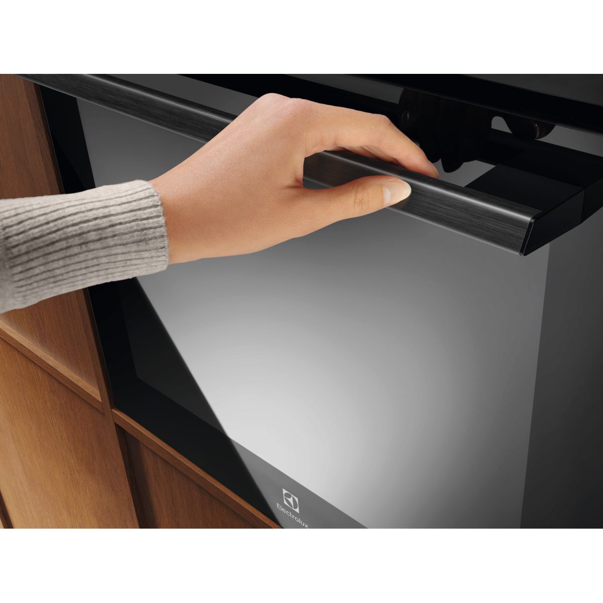 Įmontuojama el.orkaitė su pirolize Electrolux LOX8P87WZ billede 4