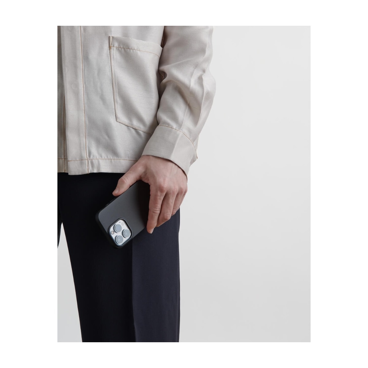 NUDIENT Thin Cover iPhone 13 MagSafe Ink black billede 2