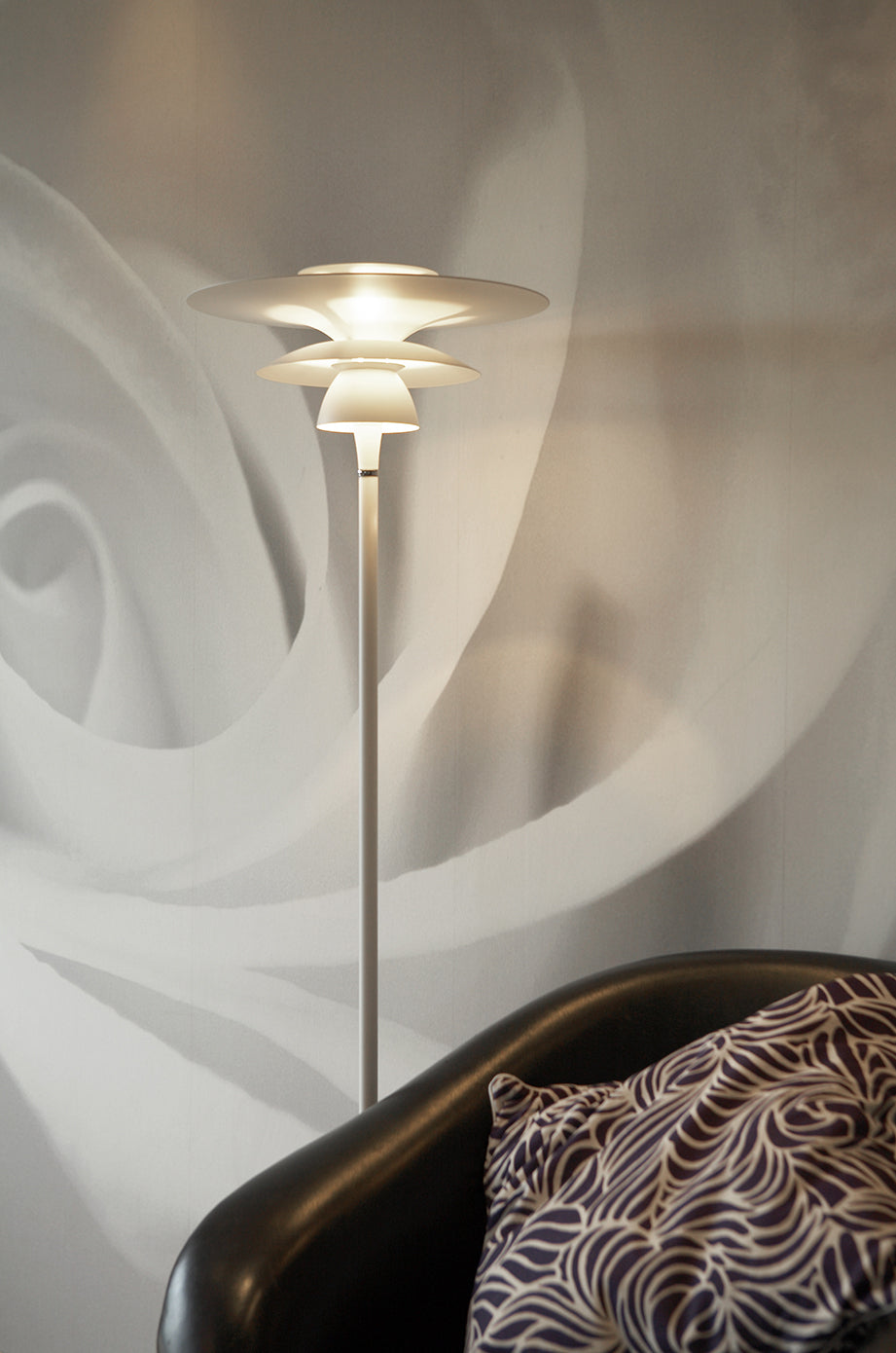 Picasso Gulvlampe Mat hvid Ø38 H1400 G9 LED billede 2
