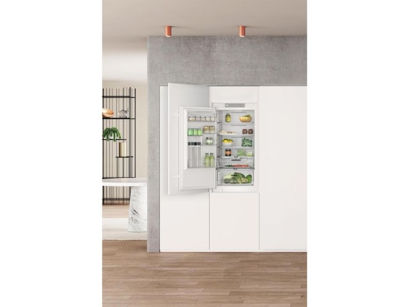 Whirlpool WHC18 T322, 250 L, 32 dB, E