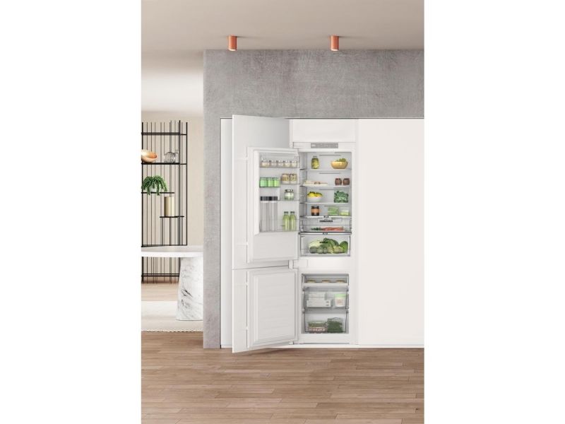Whirlpool WHC18 T322, 250 L, 32 dB, E