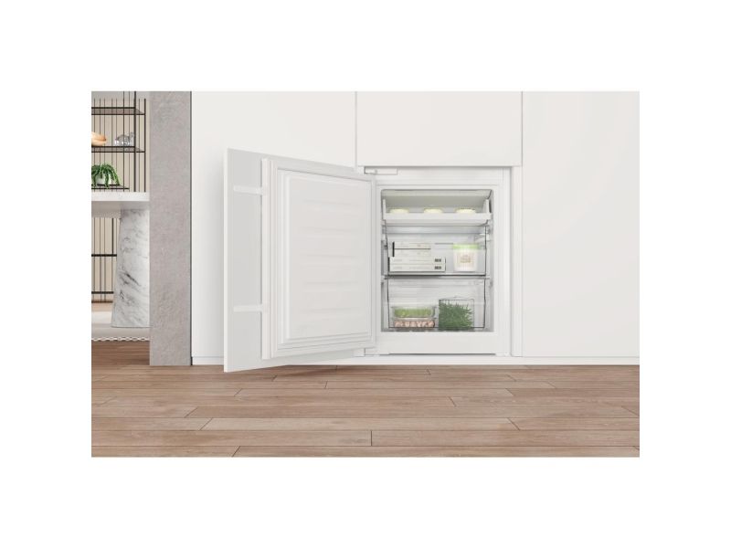 Whirlpool WHC18 T322, 250 L, 32 dB, E