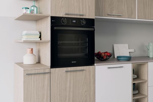 Indesit IO K58HS B, Medium, Elektrisk ovn, 71 L, 71 L, Blæsertvungen, Hydrolytisk